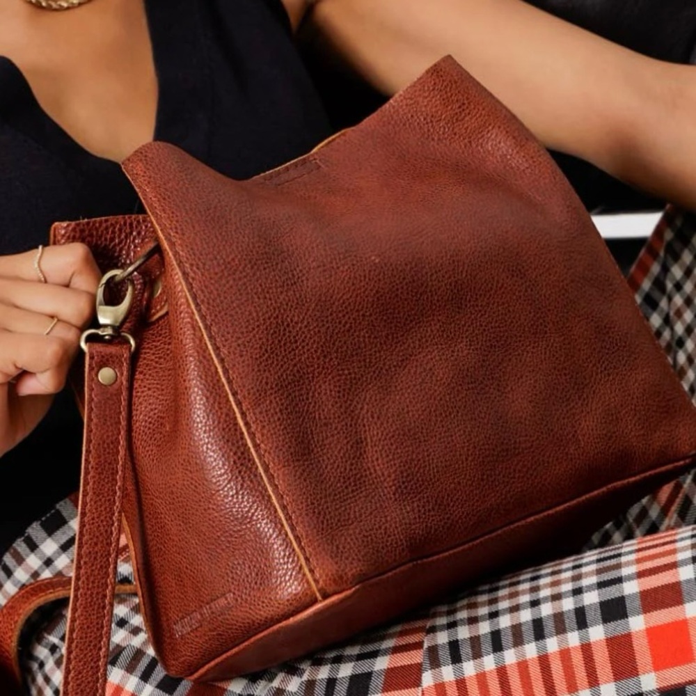 🔥 Portland Leather Goods Nutmeg Butterfly Bucket Bag